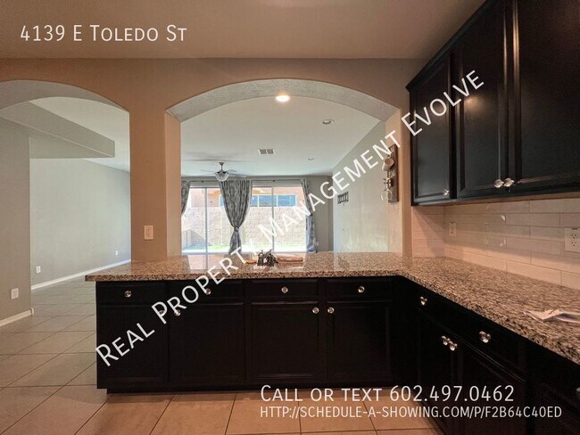 Foto del edificio - COME TOUR TODAY!