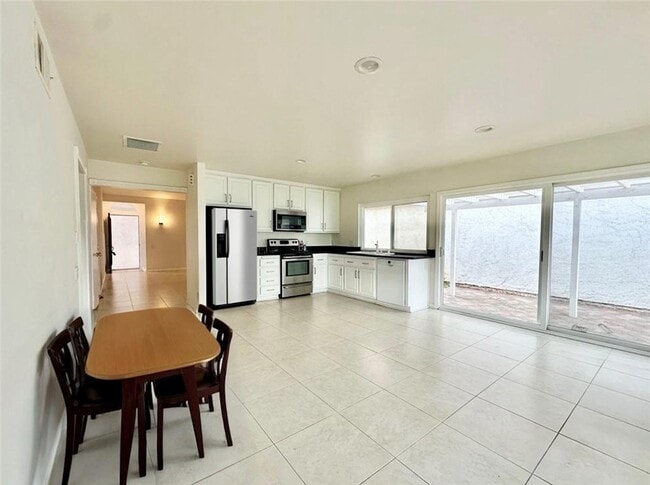 Building Photo - 4162 Fireside Cir