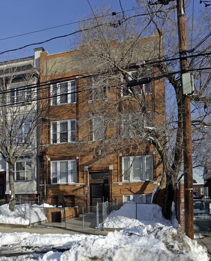 Foto del edificio - 110-112 Arlington Ave