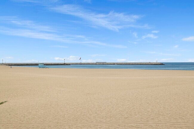 Foto del edificio - 4715 Ocean Front Walk
