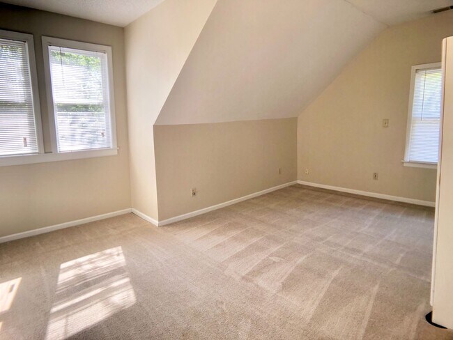 Foto del edificio - Fisher Park area 2 BR, 2nd floor unit!