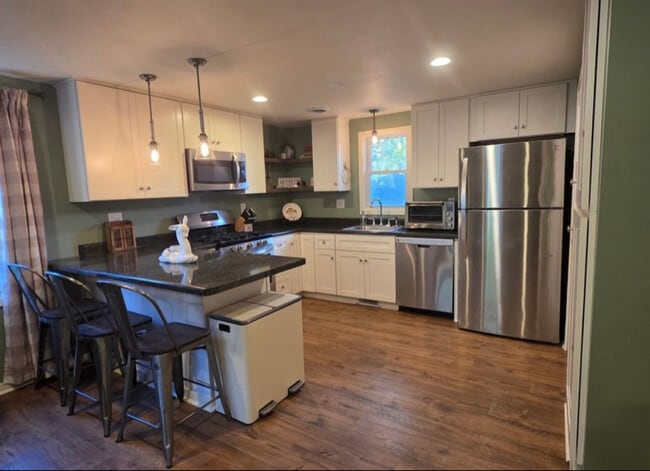 Building Photo - 414 N Lindberg St