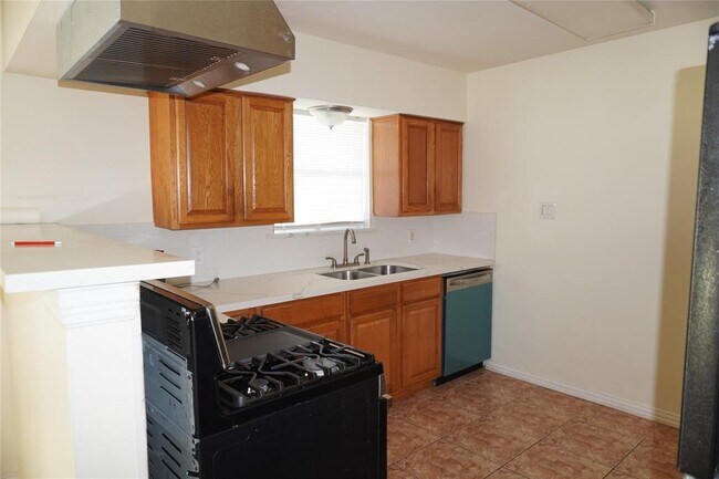 Foto del edificio - 4939 Trail Lake Dr