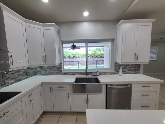 Building Photo - 16177 SW 155th Ave