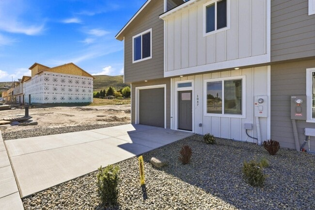 Building Photo - The Ridge Townhomes