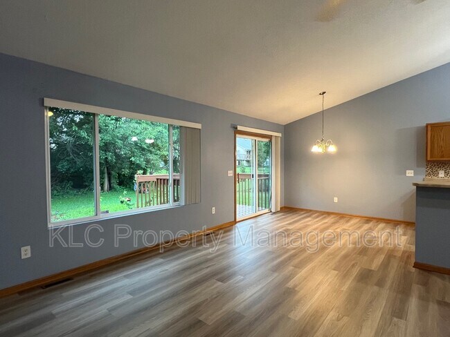 Foto del edificio - 2429 E Porter Ave