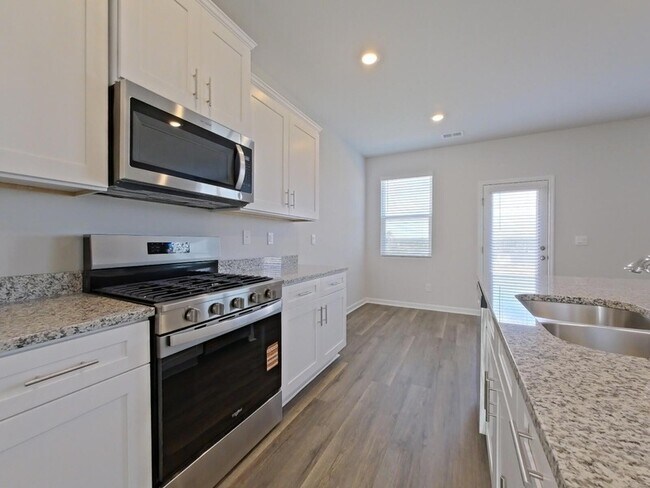 Building Photo - 937 Raghorn Rd