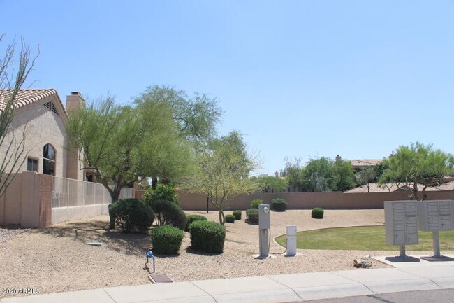 Foto del edificio - 9817 E Pine Valley Rd