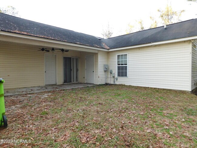 Building Photo - 208 Tobiano Dr