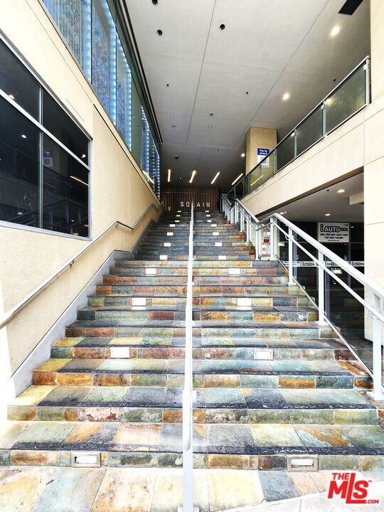 Foto del edificio - 3785 Wilshire Blvd