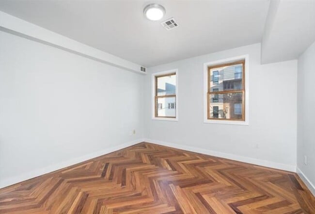 Building Photo - 408 Monroe St