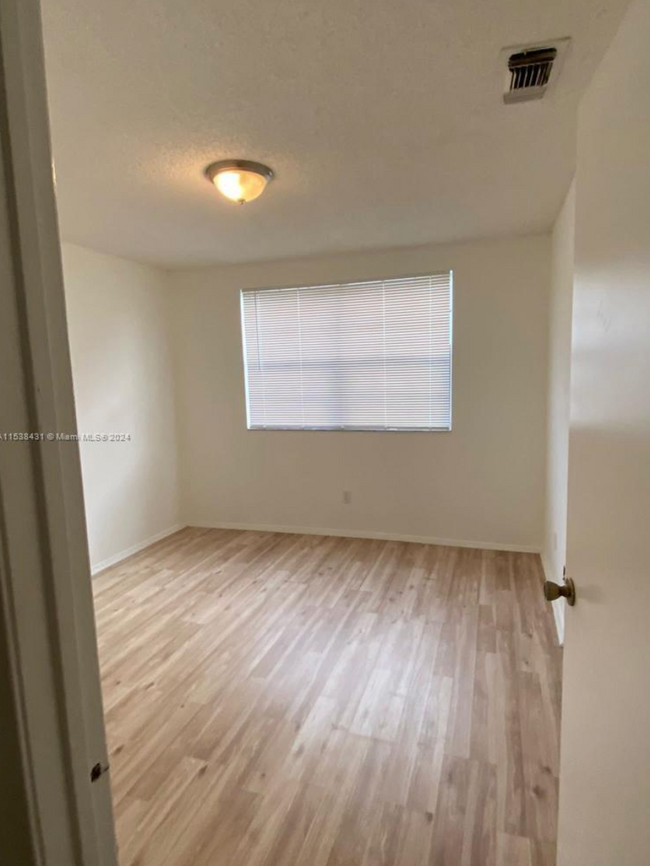 Building Photo - Beautiful 3bed/2bath condo located in the ...