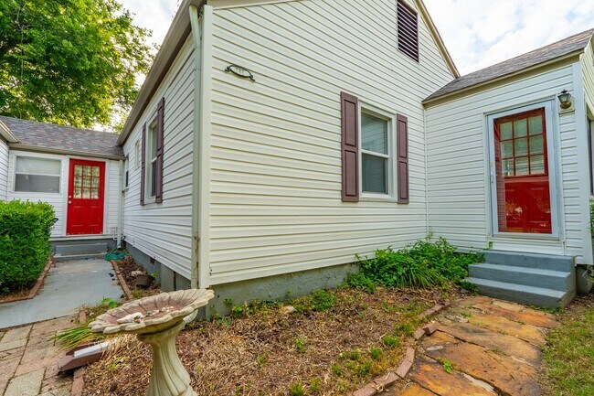 Building Photo - Charming 2 bed 1 bath in midtown Tulsa!