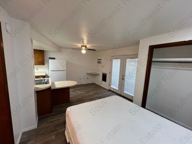 Building Photo - Beautiful Studio- ALL BILLS PAID-Month to ...