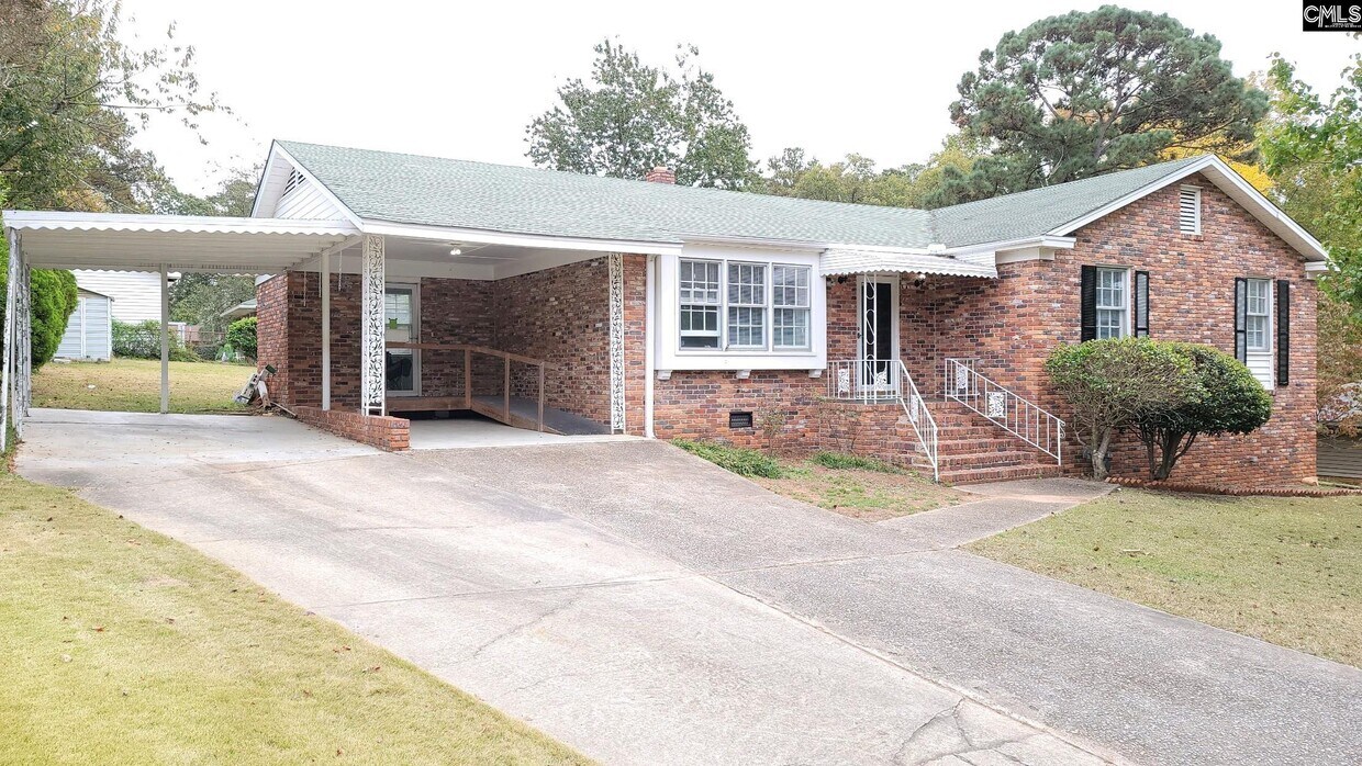 Primary Photo - 1716 Luster Ln