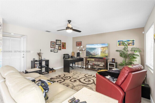 Foto del edificio - 12614 NW 12th Ct