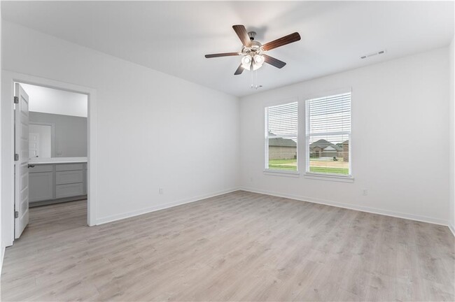 Building Photo - 2239 Riggins Ave