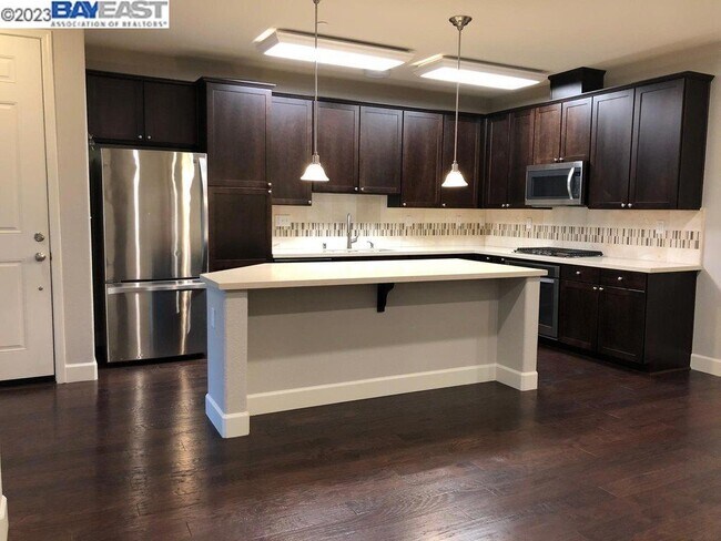Foto del edificio - 4740 Norris Canyon Rd