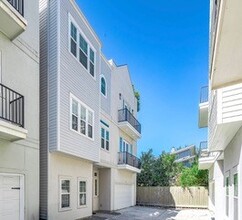 Building Photo - 925 W 23rd St