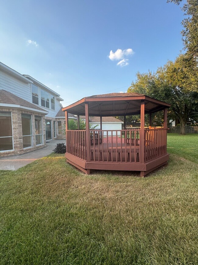 Foto del edificio - 8230 Falling Water Ct