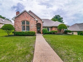 Building Photo - 1605 Sunset Hill Dr