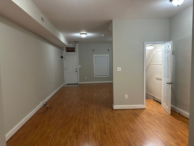 Foto del edificio - Newly Renovated, Spacious Home! W/D! Partially Finished Basement! Central Air! Available Now!