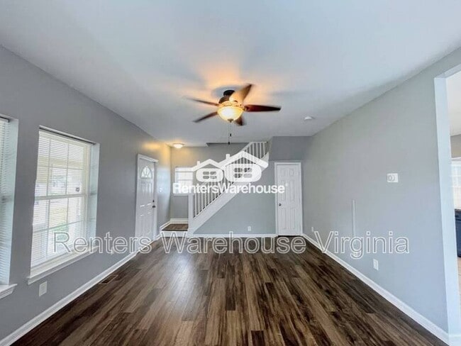 Building Photo - 227 Woodview Ave