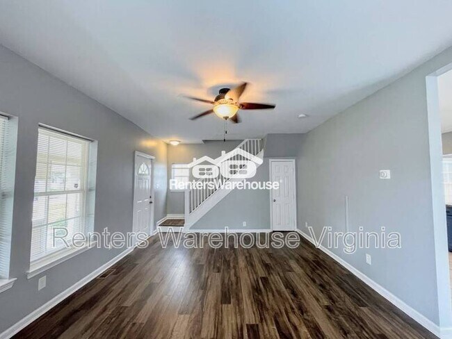 Foto del edificio - 227 Woodview Ave
