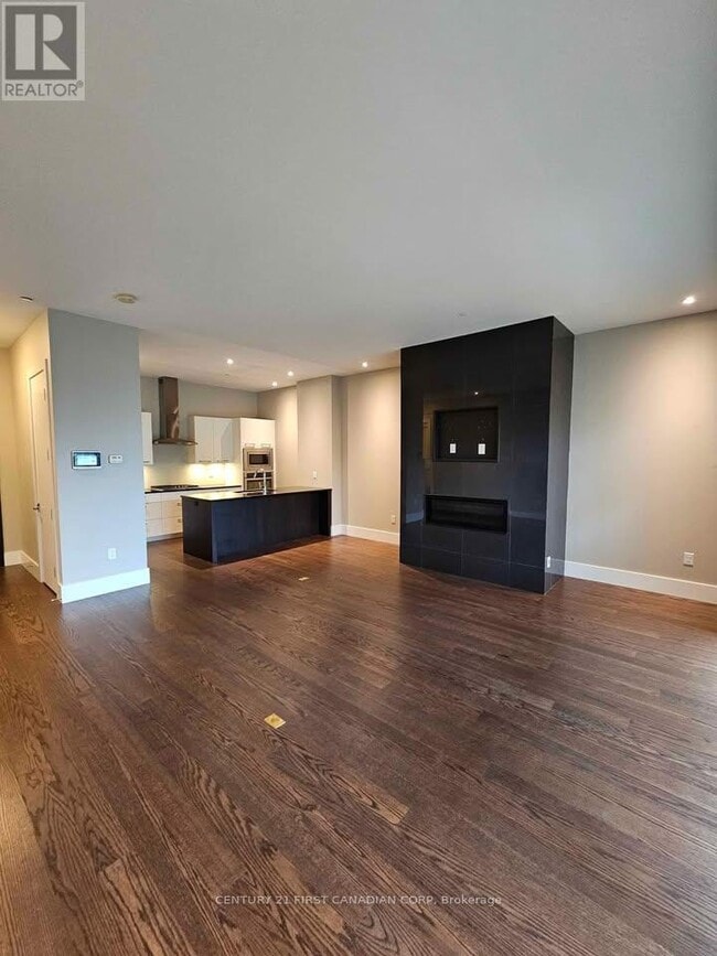 Photo du bâtiment - 1705 Fiddlehead Pl