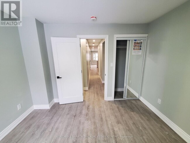 Building Photo - 3 King St E