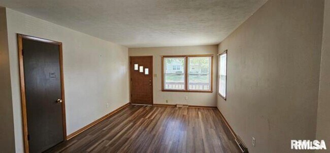 Foto del edificio - 3343 5th St