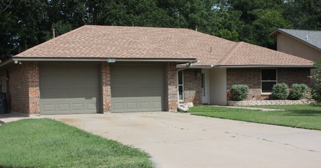 Foto del edificio - 3010 NE Kingsbriar Dr