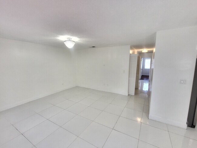 Foto del edificio - 22125 SW 103rd Ct