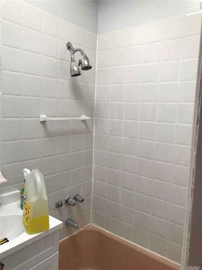 Building Photo - 577 Lenox Rd