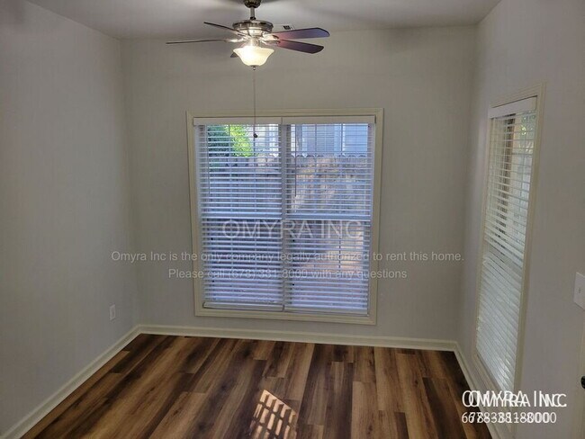 Foto del edificio - 3001 Rosebrook Dr