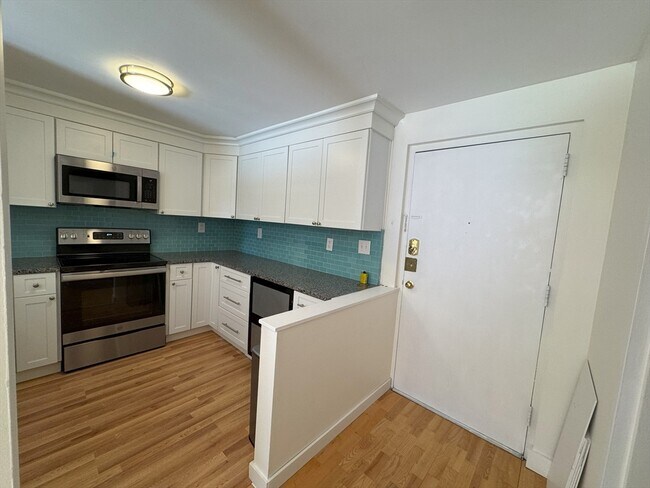 Foto del edificio - 1321 Worcester Rd