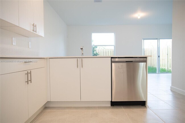 Foto del edificio - 2709 SE 10th St
