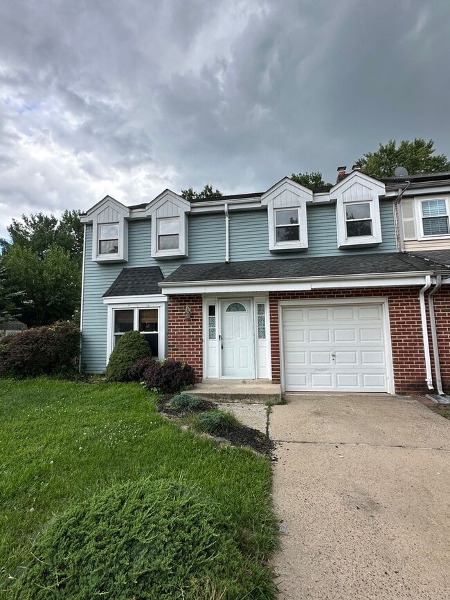 Building Photo - 211 Carleton Ln