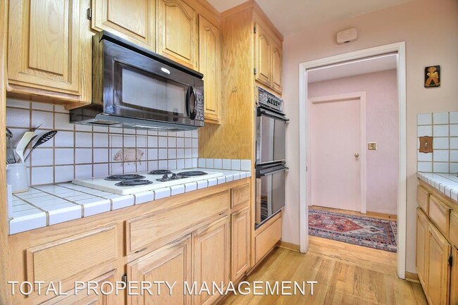 Building Photo - 3 br, 2 bath House - 13754 CALLE TACUBA