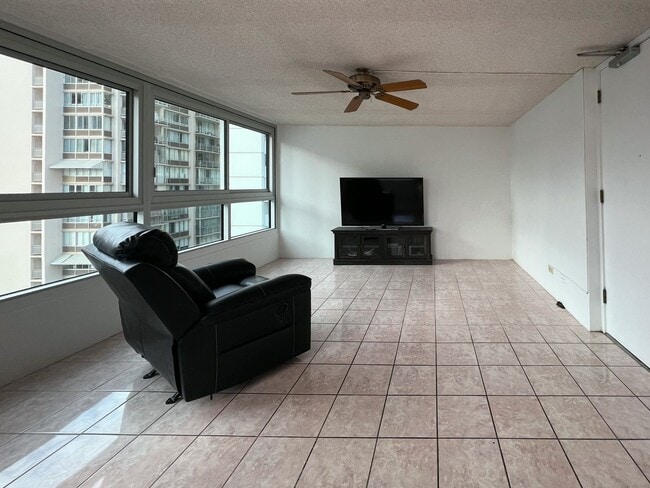 Foto del edificio - 1BD/BA at Waikiki Townhouse. Spacious, great views.