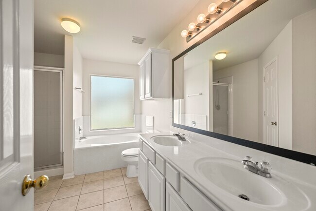 Building Photo - 12202 Mardi Gras Dr