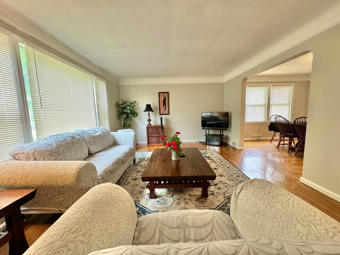 Foto principal - 2199 Cranston Rd
