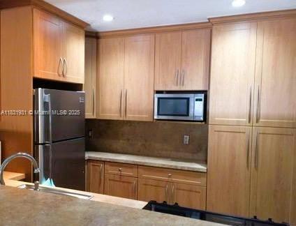 Foto del edificio - 10431 N Kendall Dr