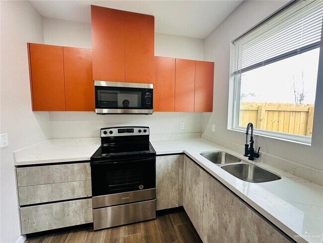 Foto del edificio - 11002 N 33rd Ln