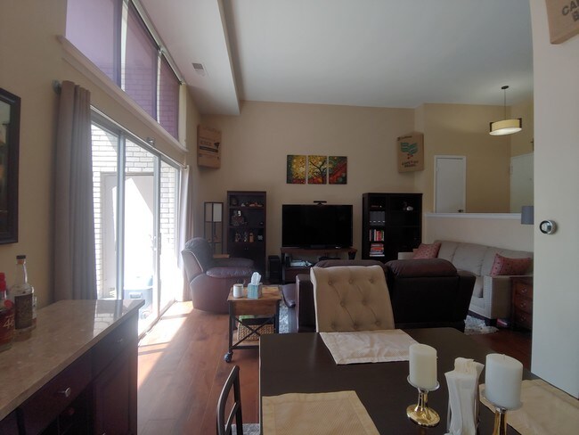 Desde el comedor - 5578 Burnside Dr