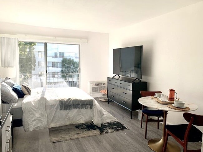 Interior Photo - The Elizabeth