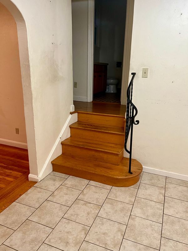 Building Photo - 437 Mastick Ave