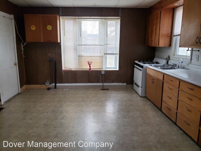 Foto del edificio - 2 br, 1 bath House - 403 W. 8th St.