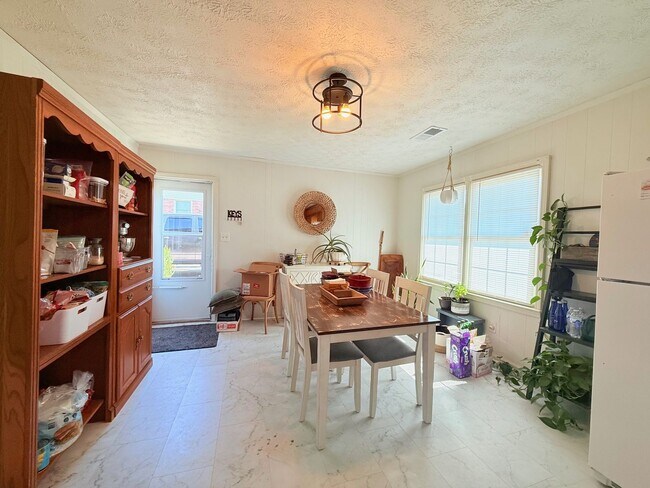 Building Photo - 3 bed ranch home