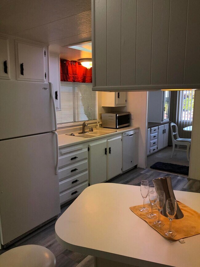 Foto del edificio - 86 Desert Rose Dr